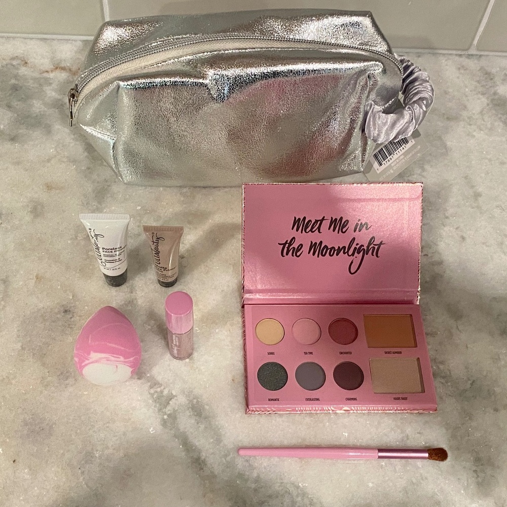 Ulta 7pc Beauty Bag ~ Eyes, Blush, Highlighter, Lips, Face Primer, Eye Primer